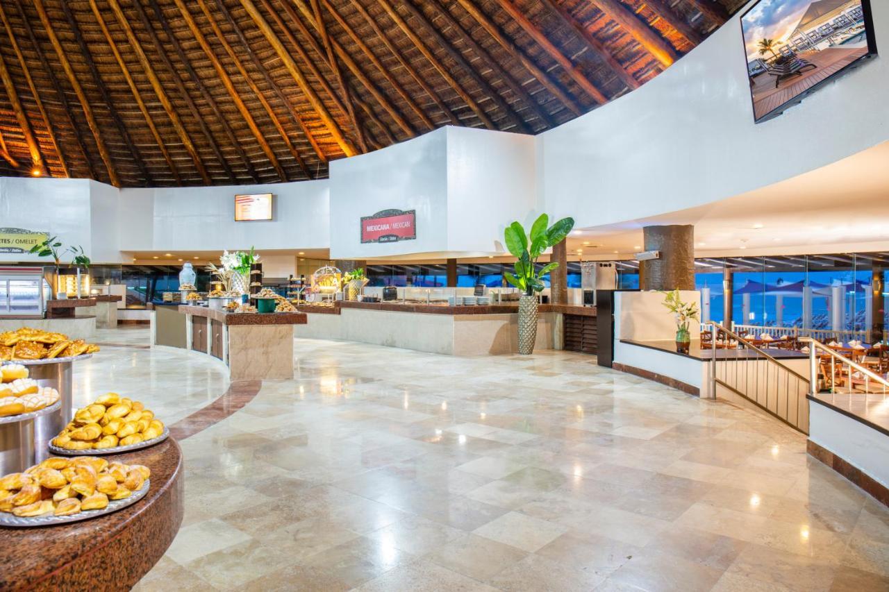 Crown Paradise Club Cancun Exterior photo The buffet at the resort