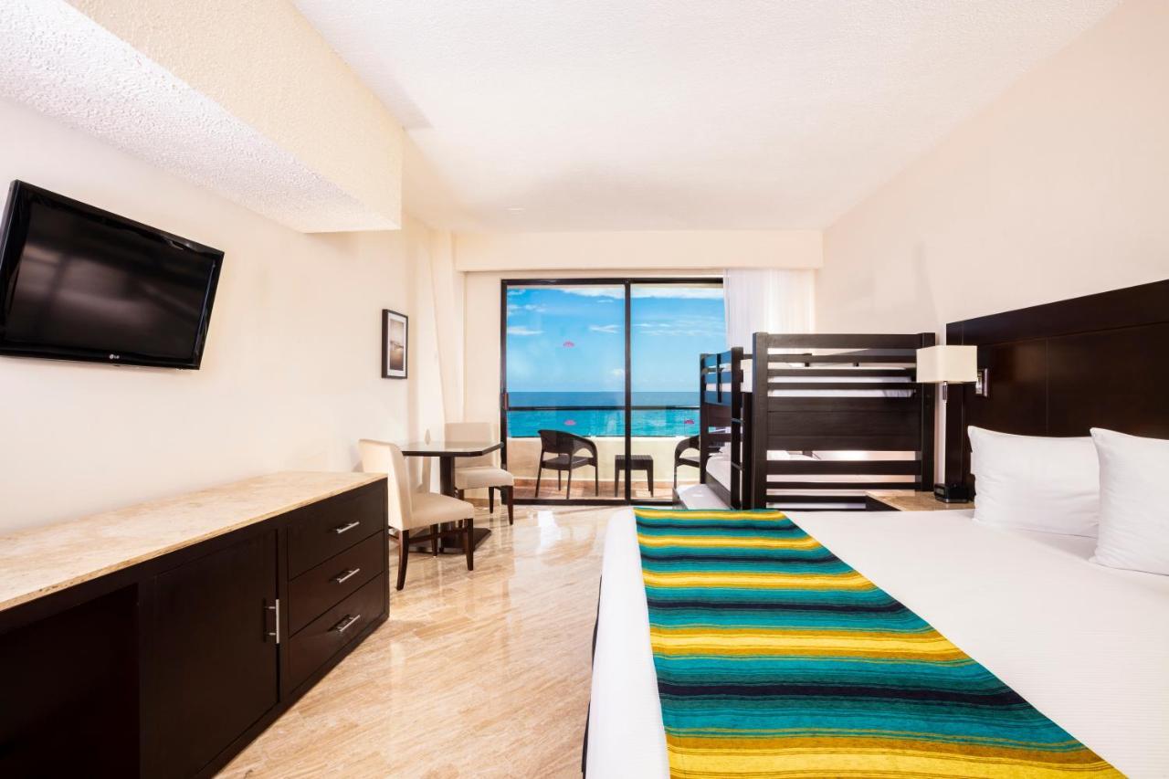 Crown Paradise Club Cancun Exterior photo Oceanfront Junior Suite