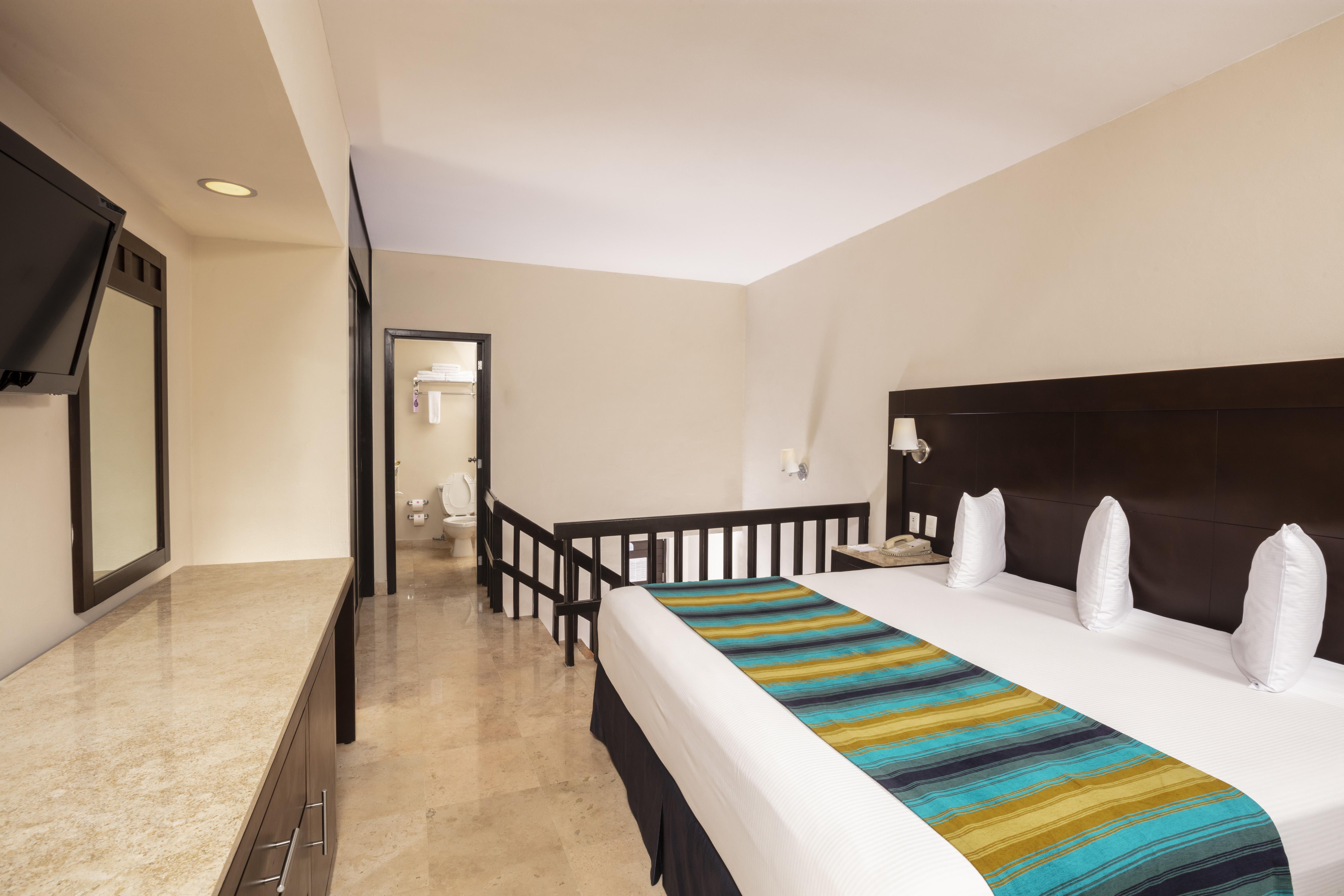 Crown Paradise Club Cancun Exterior photo A bedroom at the hotel