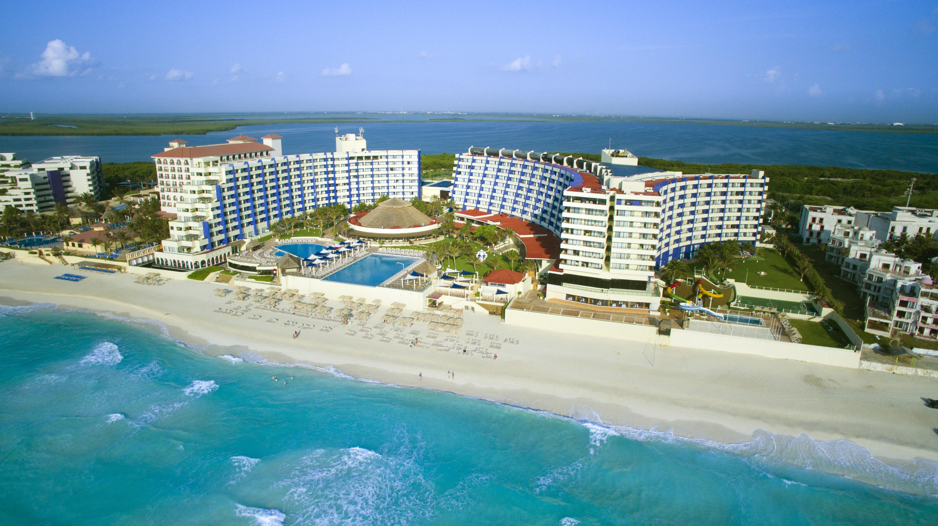 Crown Paradise Club Cancun Exterior photo Aerial view of the resort