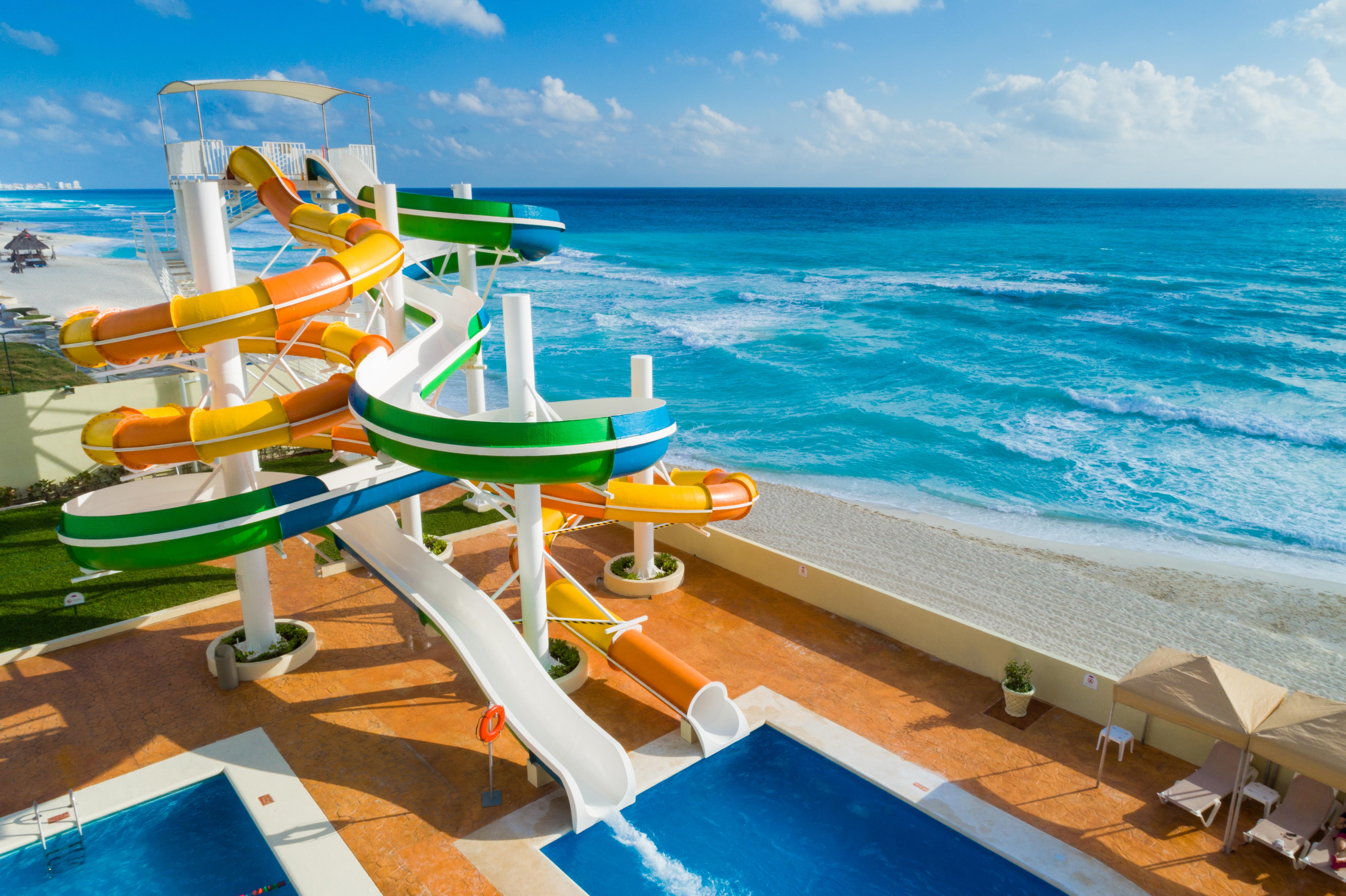 Crown Paradise Club Cancun Exterior photo Water park