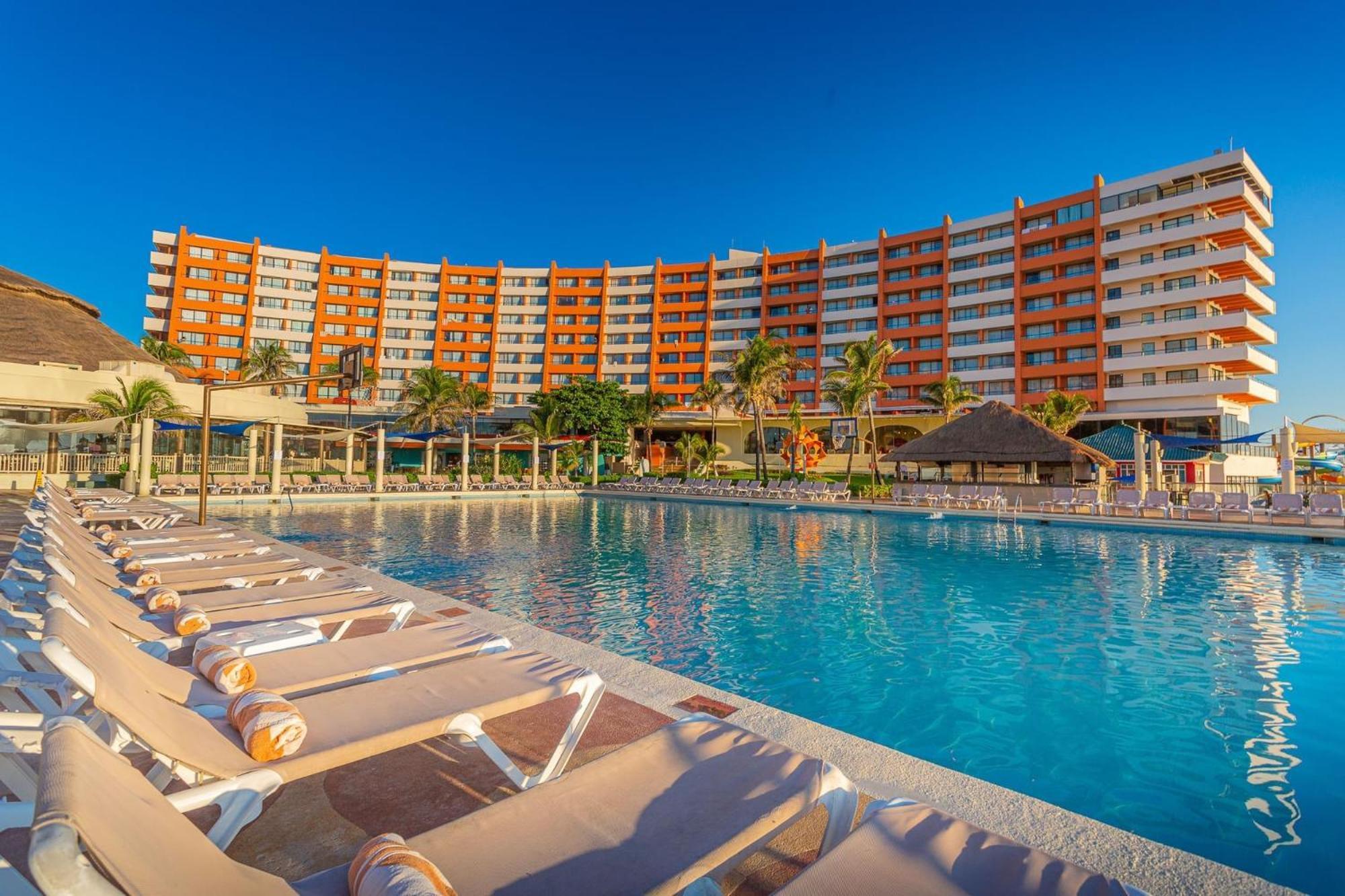 Crown Paradise Club Cancun Exterior photo