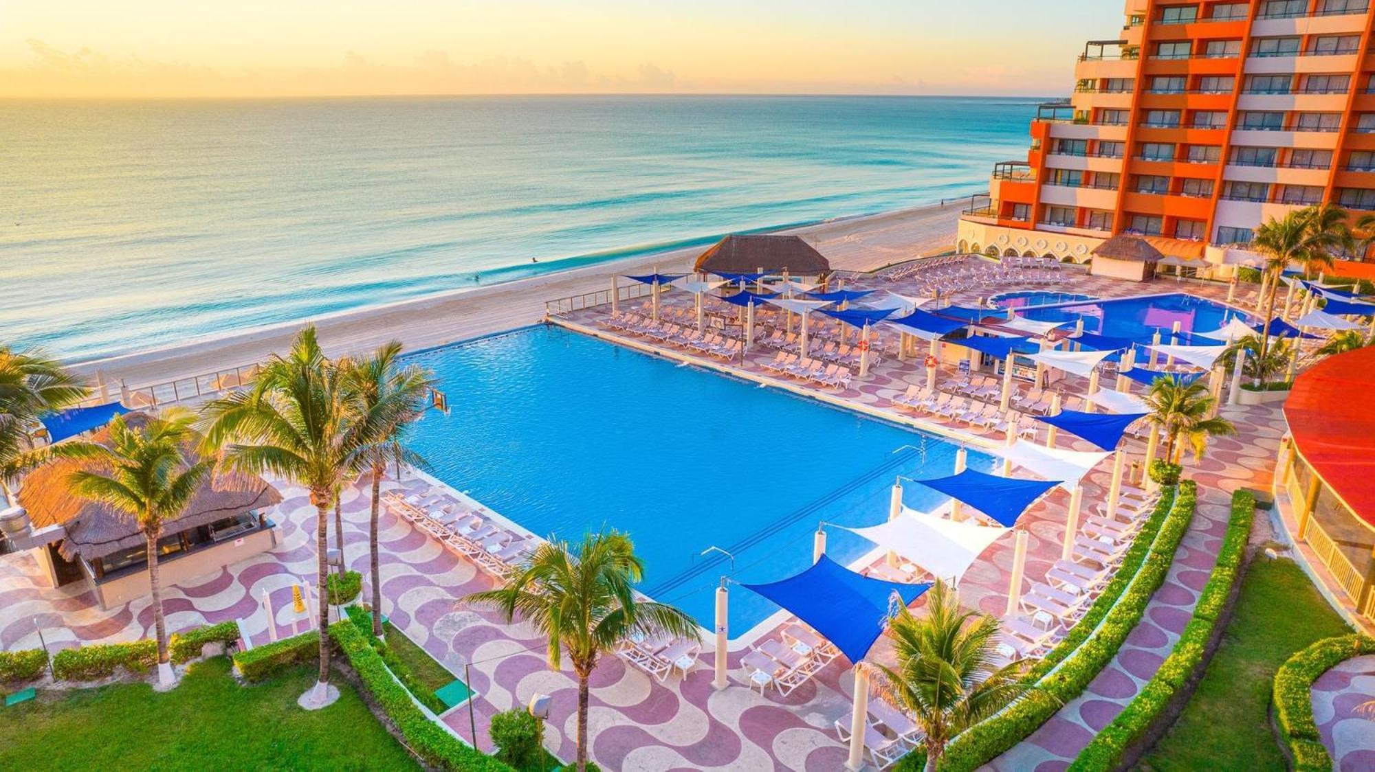 Crown Paradise Club Cancun Exterior photo