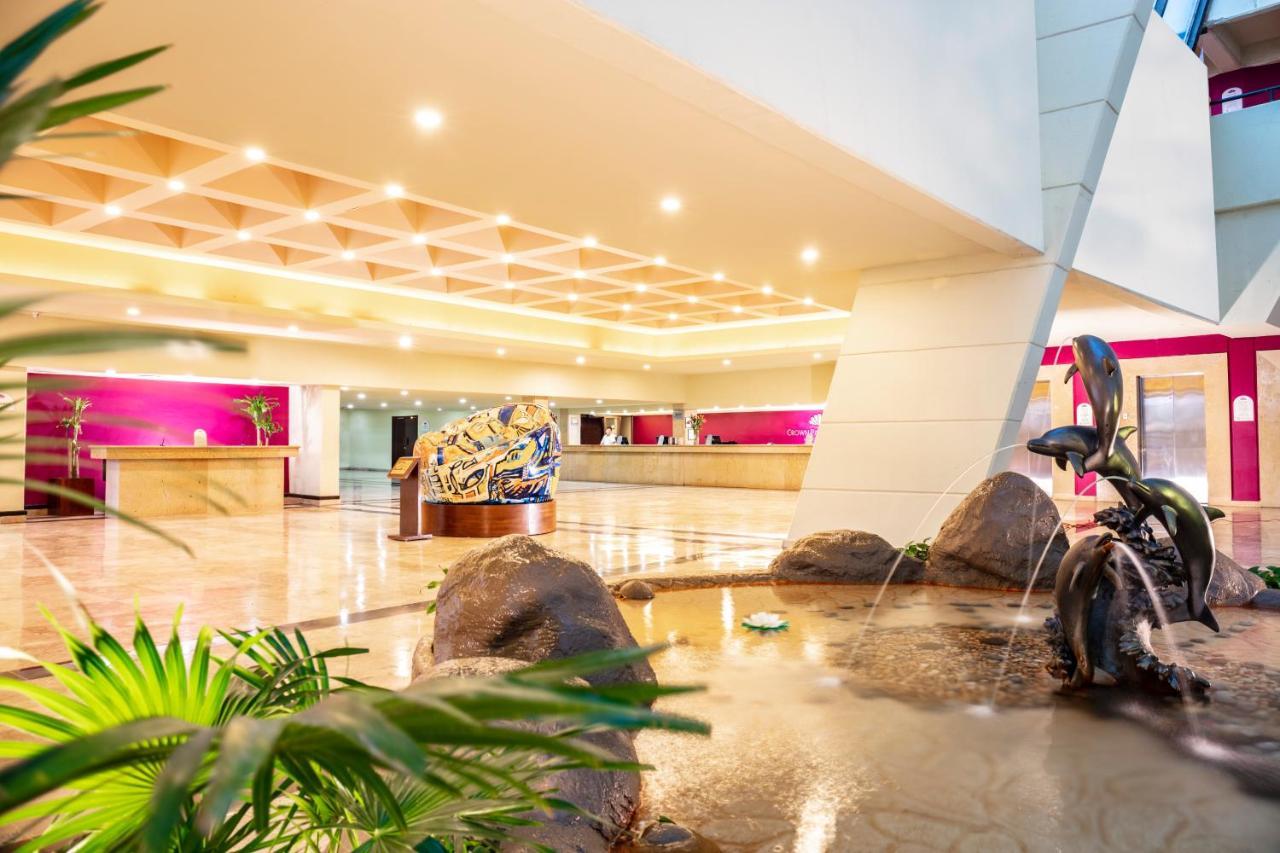 Crown Paradise Club Cancun Exterior photo Lobby